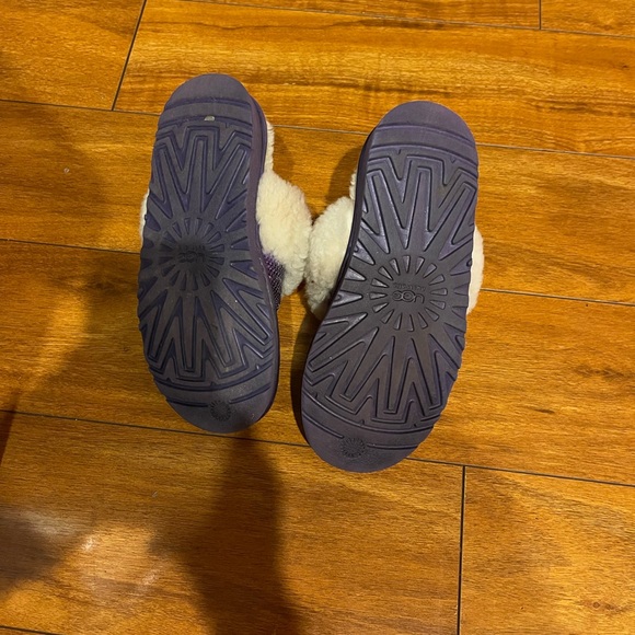 Beautiful UGG Purple Sequence Slippers. Girls Size 3 - Picture 2 of 3